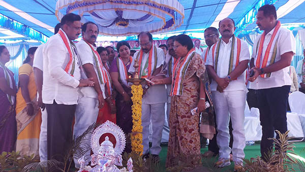 ಭ್ರಷ್ಟಾಚಾರದ ಬಗ್ಗೆ ಮಾತನಾಡುವ ಮೋದಿ ಲೋಕಪಾಲ್ ಮಸೂದೆ ಜಾರಿಗೊಳಿಸಿಲ್ಲವೇಕೆ: ವೀರಪ್ಪ ಮೊಯ್ಲಿ